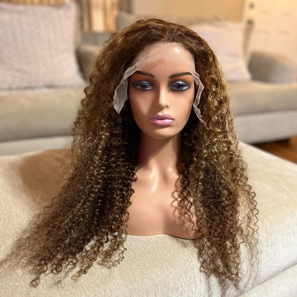 Wig - Picture 1 of 9